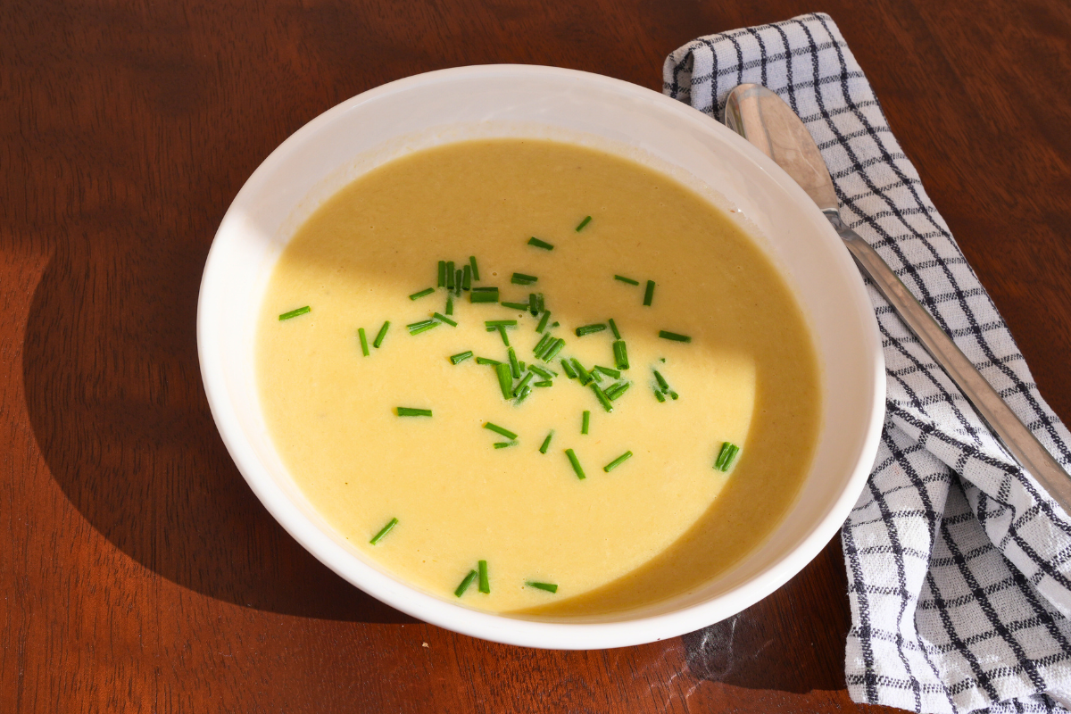 Porų sriuba sukurta valgyti atšaldytą, bet skani ir karšta